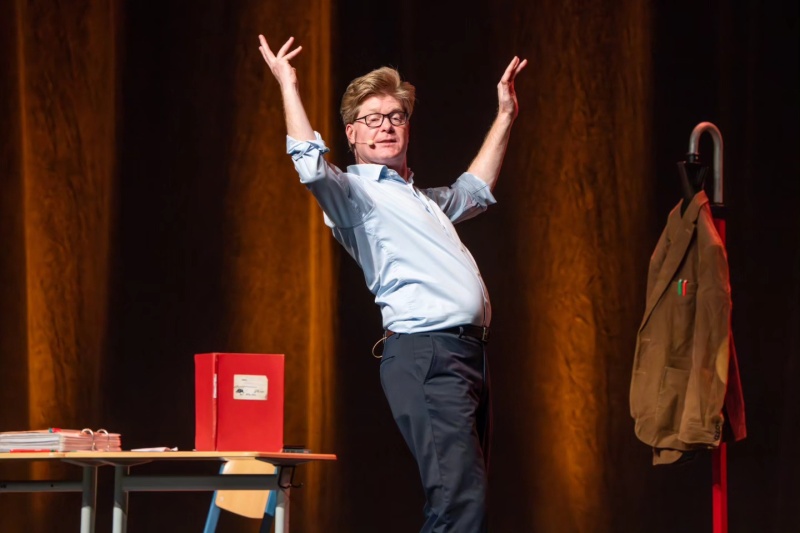 DER REST IST HAUSAUFGABE - LIVE TOUR