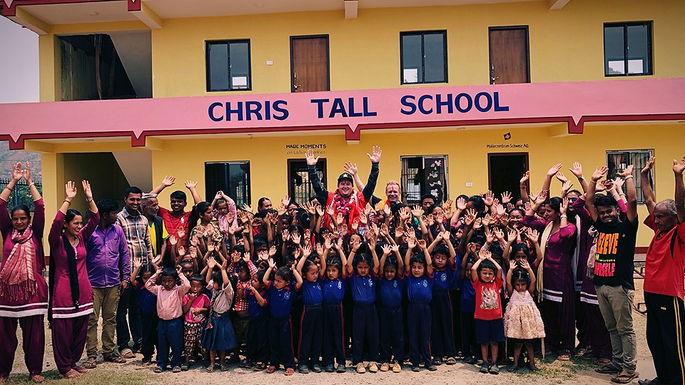 CHRIS BESUCHT DIE "CHRIS TALL SCHOOL" IN NEPAL